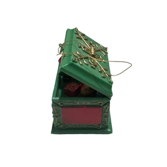 Santa's Secrets Christmas Tree Ornament Limited Ed Green Toy Box - Picture 2 of 5